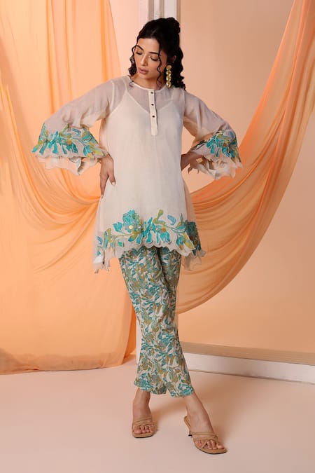 Soup By Sougat Paul Off White Silk Embroidery Round Aarani Floral Applique Short Kurta And Pant Set at Aza Fashions Soup By Sougat Paul_Off White Silk Embroidery Round Aarani Floral Applique Short Kurta And Pant Set _at_Aza_Fashions