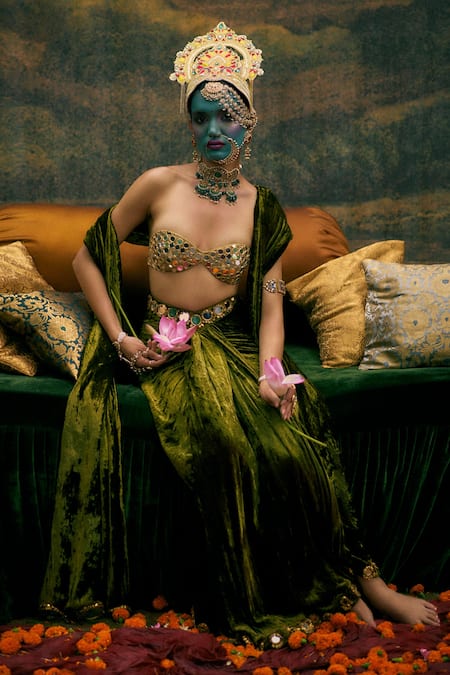 Shop Itrh Green Chanderi, Velvet Mirrors Sweetheart Neck Noor Draped Skirt Set at Aza Fashions Shop_Itrh_Green Chanderi, Velvet Mirrors Sweetheart Neck Noor Draped Skirt Set _at_Aza_Fashions