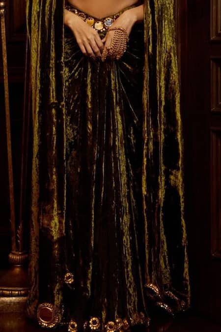 Itrh Green Chanderi, Velvet Mirrors Sweetheart Neck Noor Draped Skirt Set Online at Aza Fashions Itrh_Green Chanderi, Velvet Mirrors Sweetheart Neck Noor Draped Skirt Set _Online_at_Aza_Fashions