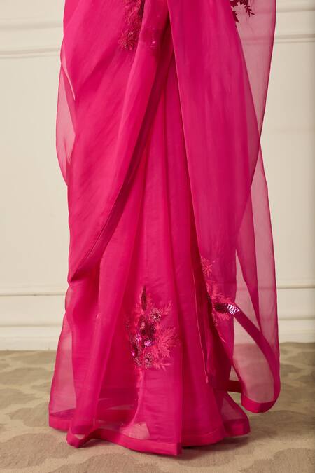 Peeli Dori Pink Silk Organza Sequins V-neck Aradhana Embroidered Saree With Blouse at Aza Fashions Peeli Dori_Pink Silk Organza Sequins V-neck Aradhana Embroidered Saree With Blouse _at_Aza_Fashions