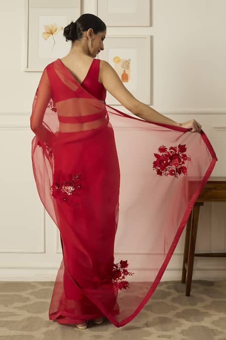 Peeli Dori Aradhana Floral Motif Embroidered Saree With Blouse 