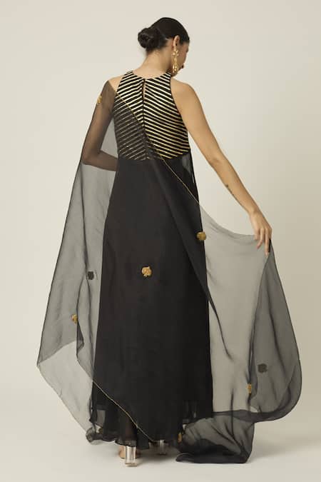 Peeli Dori Tilfi Embroidered Kurta Sharara Set 