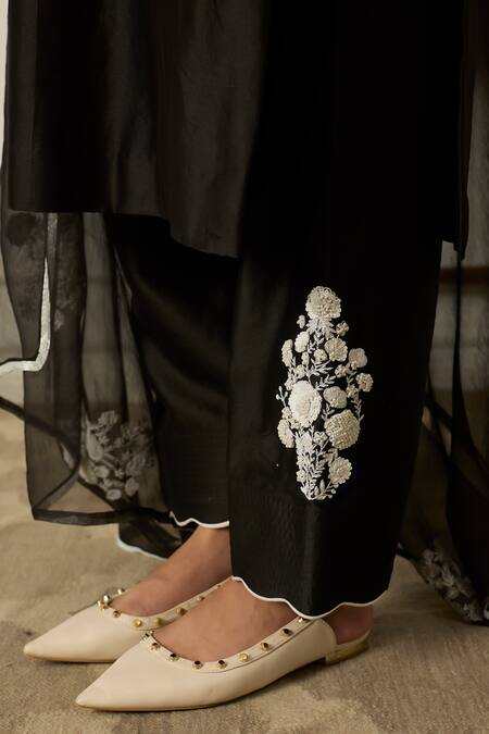 Buy_Peeli Dori_Black Chanderi, Silk Organza Embroidery Round Neck Reet Kurta Pant Set _Online_at_Aza_Fashions