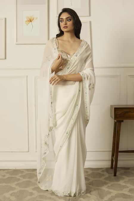 Buy_Peeli Dori_White Georgette Embroidery Sweetheart Neck Meenakshi Border Saree With Blouse _Online_at_Aza_Fashions