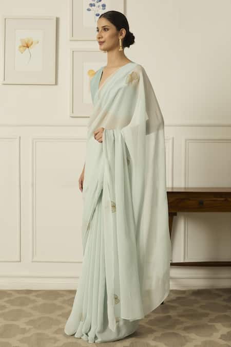 Peeli Dori_Green Chiffon Embroidery V-neck Lucy Leaf Saree With Blouse _Online_at_Aza_Fashions