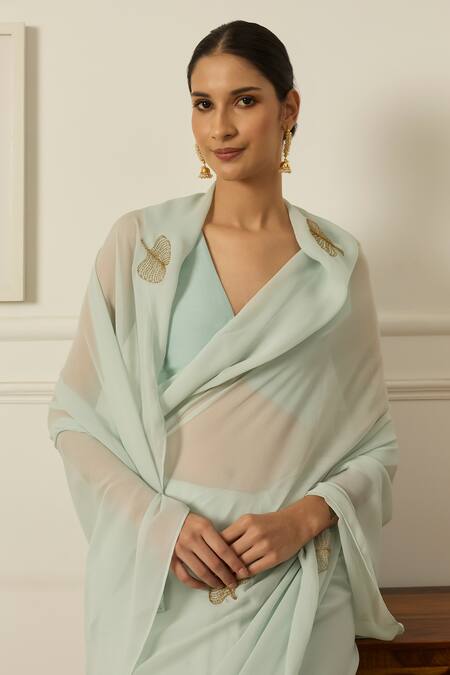 Peeli Dori_Green Chiffon Embroidery V-neck Lucy Leaf Saree With Blouse _at_Aza_Fashions
