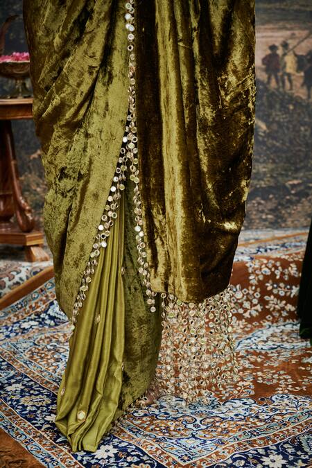 Shop_Itrh_Green Velvet, Chanderi, Lurex Tassels, Mirrors Rang-e-mehfil Saree With Blouse _Online_at_Aza_Fashions