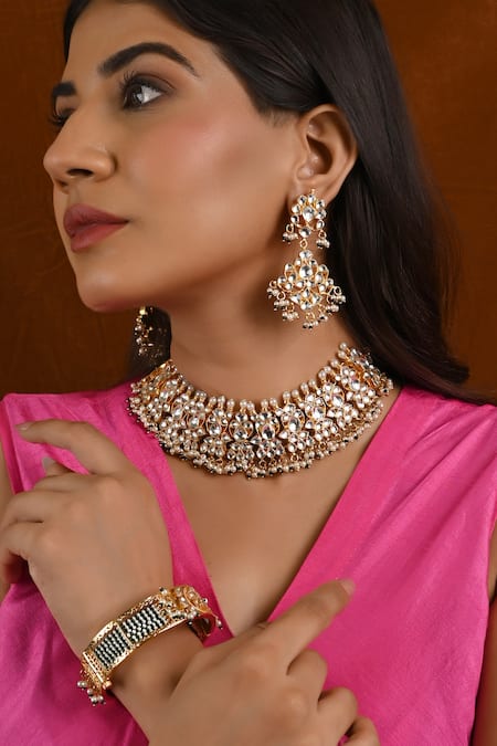 Namasya Kundan Bloom Embellished Choker Set 