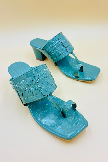 Shop Shiveen Shiveen Green Bhoomi Braided Woven Kolhapuri Heels at Aza Fashions Shop_Shiveen Shiveen_Green Bhoomi Braided Woven Kolhapuri Heels _at_Aza_Fashions