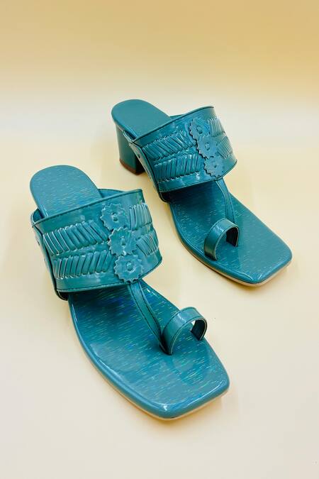 Shiveen Shiveen Green Bhoomi Braided Woven Kolhapuri Heels Online at Aza Fashions Shiveen Shiveen_Green Bhoomi Braided Woven Kolhapuri Heels _Online_at_Aza_Fashions