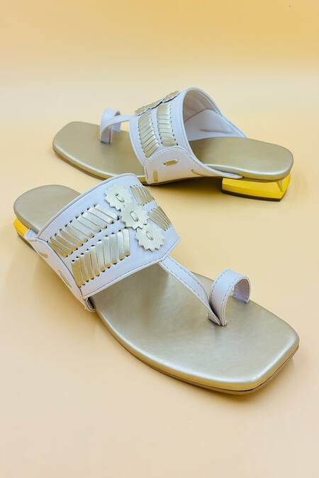 Buy_Shiveen Shiveen_White Braided Woven Kolhapuri Flats _Online_at_Aza_Fashions