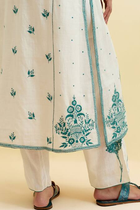Upavita_Off White Cotton, Chanderi Embroidery Round Neck Floral Thread Kurta Pant Set _Online_at_Aza_Fashions