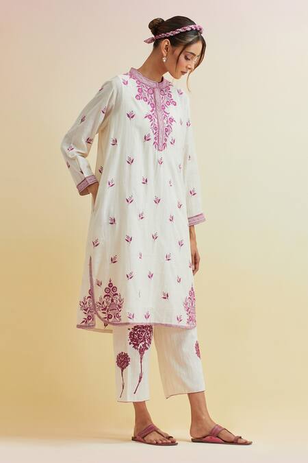 Upavita_Off White Cotton Embroidered Thread Mandarin Collar Floral Kurta With Pant _at_Aza_Fashions