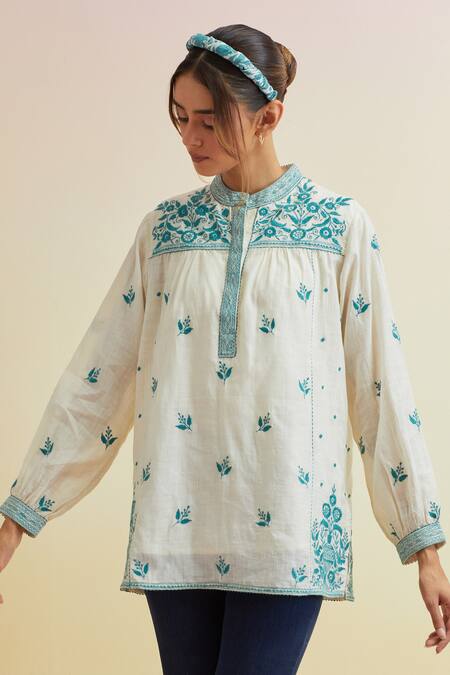 Upavita_Off White Cotton Embroidered Thread Mandarin Collar Floral Vine Short Kurta _Online_at_Aza_Fashions