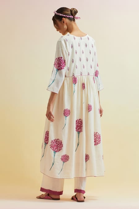 Upavita Carnation Flower Print Gathered Kurta & Pant Set 