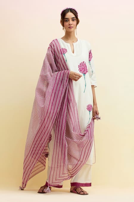 Upavita Off White Cotton Print Carnation Flower Notched Straight Kurta And Pant Set 