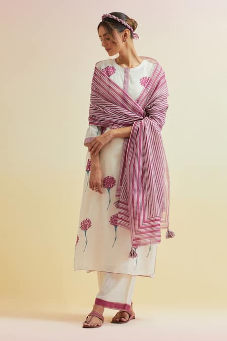 Upavita Cotton Carnation Flower Print Straight Kurta & Pant Set 