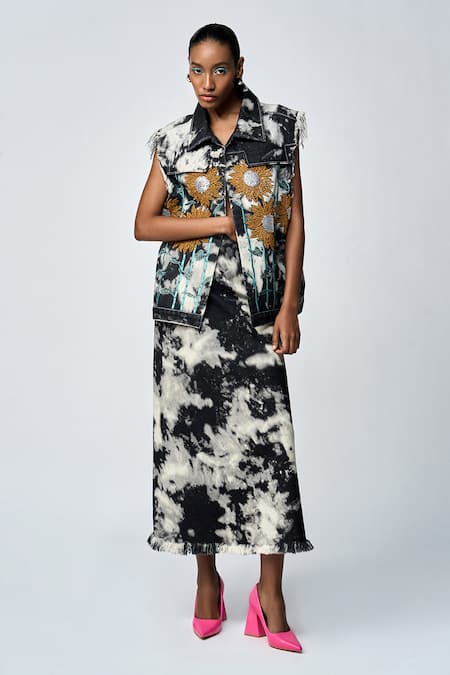 Shahin Mannan Grey Denim Cloud Wash Pencil Skirt at Aza Fashions Shahin Mannan_Grey Denim Cloud Wash Pencil Skirt _at_Aza_Fashions