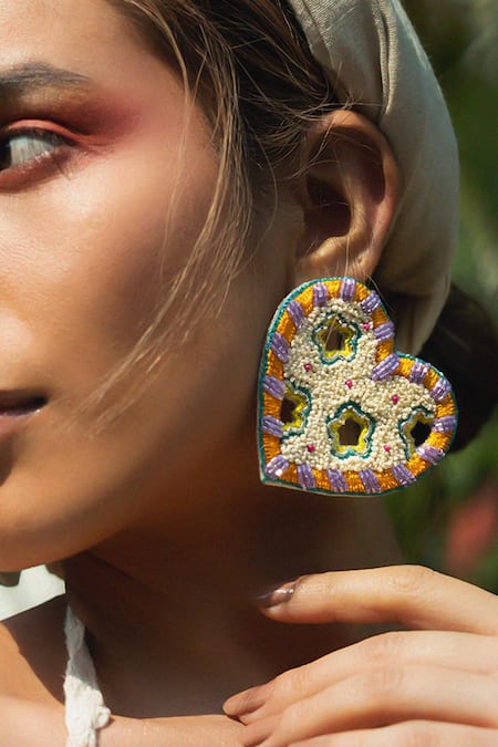 Shop Krutiarts Off White Beads Vai Thread Embroidered Studs at Aza Fashions Shop_Krutiarts_Off White Beads Vai Thread Embroidered Studs _at_Aza_Fashions