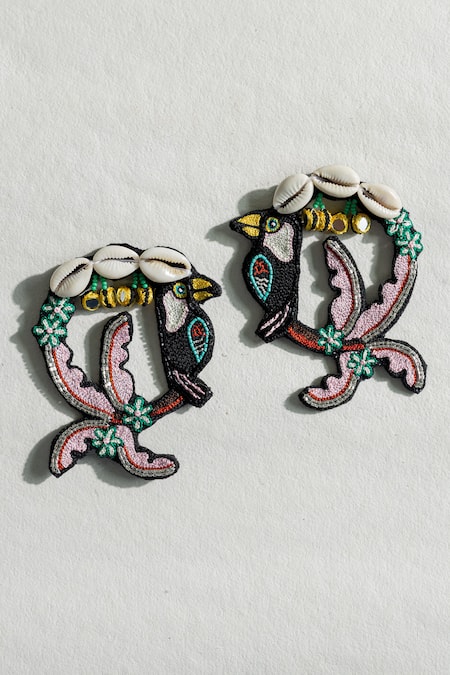 Krutiarts Taharuu Embroidered Earrings 