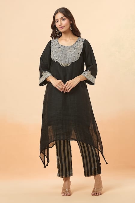 Divya Kanakia Black Pure Linen Tissue Embroidery Thread Round Zardozi Kurta And Pant Set 