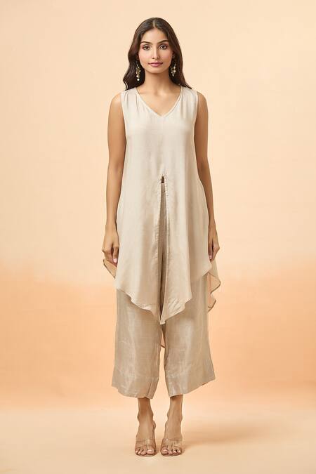 Buy_Divya Kanakia_Silver Linen Beads, Zari, Tassels V-neck Asymmetric Kaftan And Pant Set 