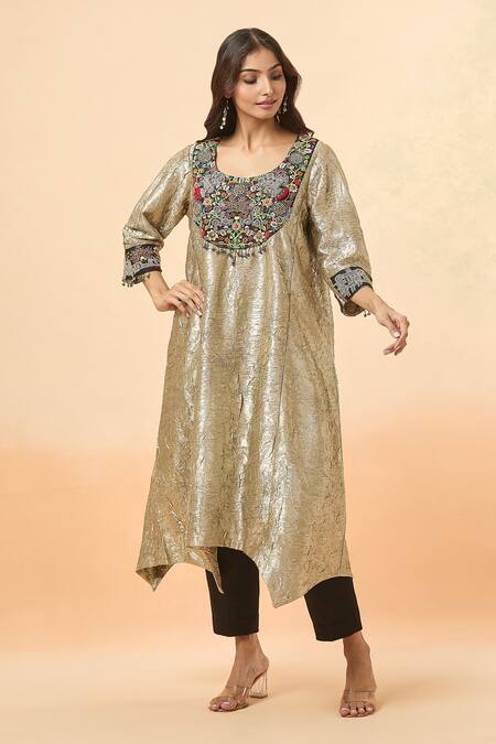 Divya Kanakia_Silver Linen Embroidery Round Neck Resham Yoke Kaftan And Pant Set _Online_at_Aza_Fashions