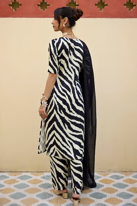 Baaro Masi Pamela Zebra Print Kurta Pant Set 
