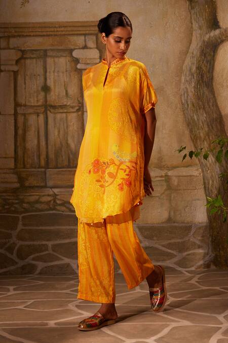 Basil Leaf_Yellow Chiffon Tassels, Embroidery Floral Bird High Low Kurta With Pant _Online_at_Aza_Fashions