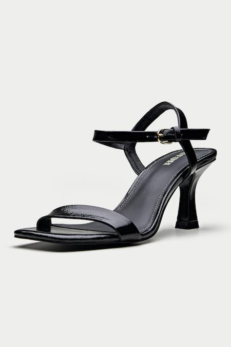 Oroh_Black Aosta Textured Strappy Sandals _Online_at_Aza_Fashions