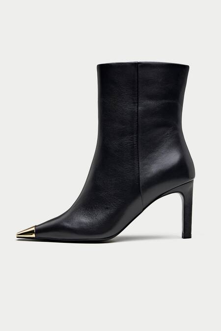 Shop Oroh Black Fano Pointed Toe Boots Online at Aza Fashions Shop_Oroh_Black Fano Pointed Toe Boots _Online_at_Aza_Fashions