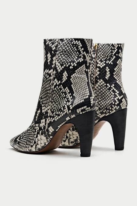 Oroh_Off White Tortona Snake Print Boots _Online_at_Aza_Fashions