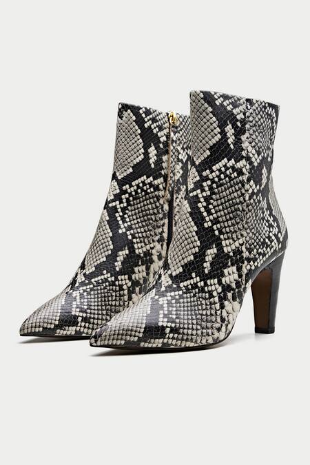 Buy_Oroh_Off White Tortona Snake Print Boots _Online_at_Aza_Fashions