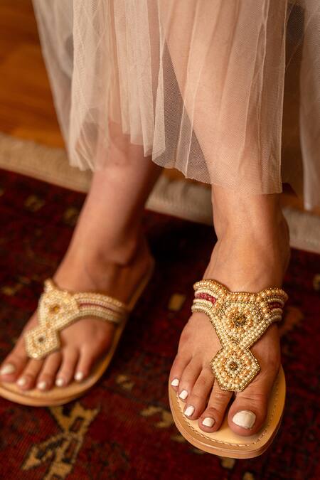 Buy_Sandalwali_Gold Hand Embroidery Ora Sandals _Online_at_Aza_Fashions
