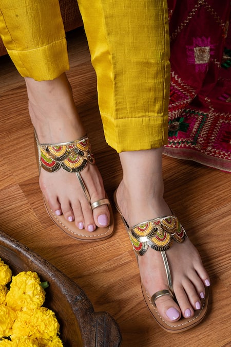 Sandalwali_Brown Hand Embroidery Ahana Kolhapuri Sandals _Online_at_Aza_Fashions