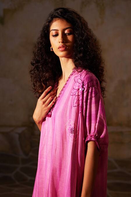 Basil Leaf Pink Linen, Chiffon Sequins, Tassels V-neck Floral Embroidered Kurta With Pant Online at Aza Fashions Basil Leaf_Pink Linen, Chiffon Sequins, Tassels V-neck Floral Embroidered Kurta With Pant_Online_at_Aza_Fashions