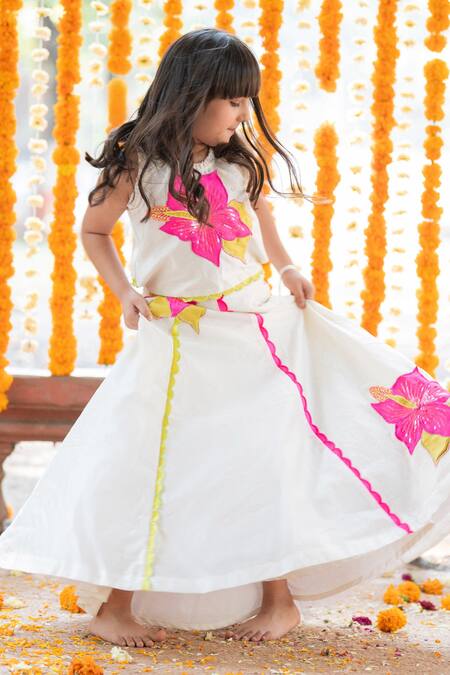 Kirti Agarwal - Pret N Couture Off White Chanderi Silk, Cotton Sequins, Floral Work Lehenga With Blouse Online at Aza Fashions Kirti Agarwal - Pret N Couture_Off White Chanderi Silk, Cotton Sequins, Floral Work Lehenga With Blouse _Online_at_Aza_Fashions