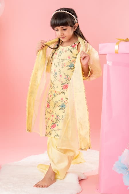 Buy_Kirti Agarwal - Pret N Couture_Yellow Chanderi Silk, Cotton Embroidery Floral Kurta Set With Jacket _Online_at_Aza_Fashions