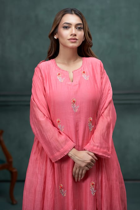 Hirika & Dhruti Flower Butti Hand Embroidered A-line Kurta Set 