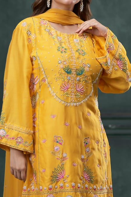 Buy_Hirika & Dhruti_Yellow Georgette, Chiffon Beads, Sequins, Floral Hand Short Kurta Set _Online_at_Aza_Fashions