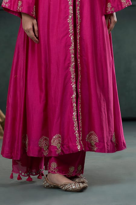 Shop Hirika & Dhruti Pink Silk, Georgette, Chiffon Embroidery V-neck Marodi Kurta Pant Set Online at Aza Fashions Shop_Hirika & Dhruti_Pink Silk, Georgette, Chiffon Embroidery V-neck Marodi Kurta Pant Set _Online_at_Aza_Fashions