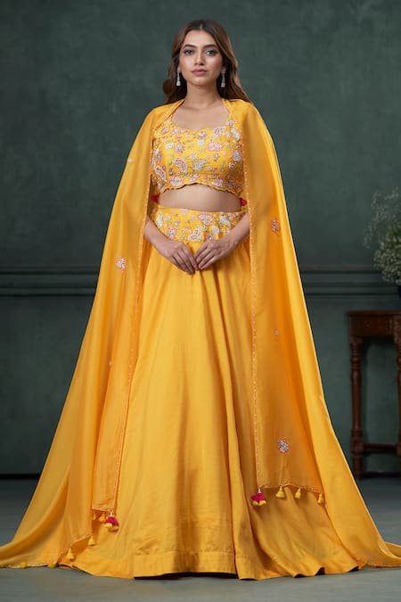 Hirika&Dhruti Embroidered Flared Lehenga Set 