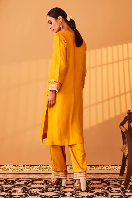 BO Tree Parizaad Placket Embroidered Kurta & Pant Set 