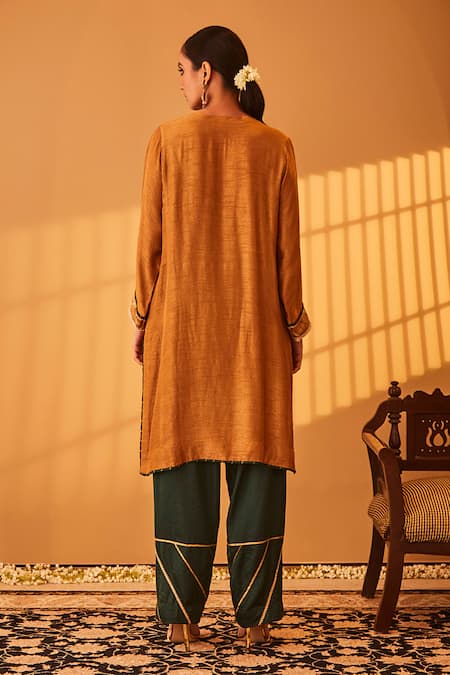 BO Tree Mehar E Khuda Floral Embroidered Kurta & Pant Set 