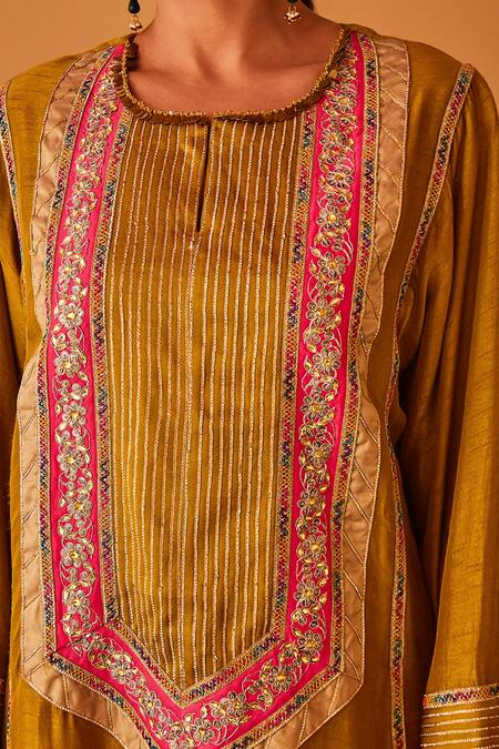 Shop_BO Tree_Green Satin, Silk Sequins, Embroidery Round Neck Gulzar Flower Butti Kurta Set _Online_at_Aza_Fashions