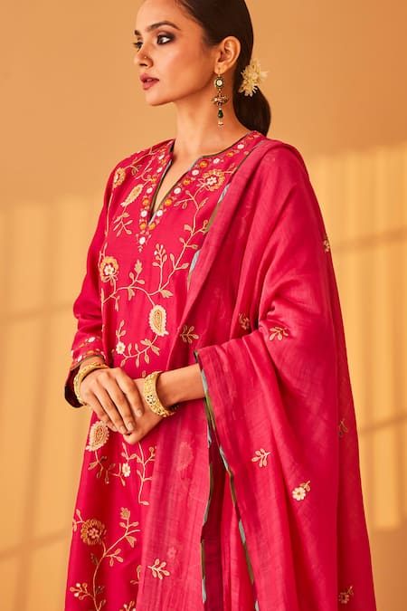 Shop_BO Tree_Magenta Chanderi Embroidery, Gota Patti Split V-neck Sadia Threadwork Kurta Set _Online_at_Aza_Fashions