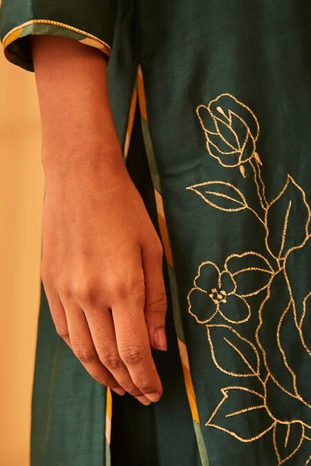 Shop_BO Tree_Green Chanderi Embroidery, Zari Split V-neck Anzoo Kurta Set _Online_at_Aza_Fashions
