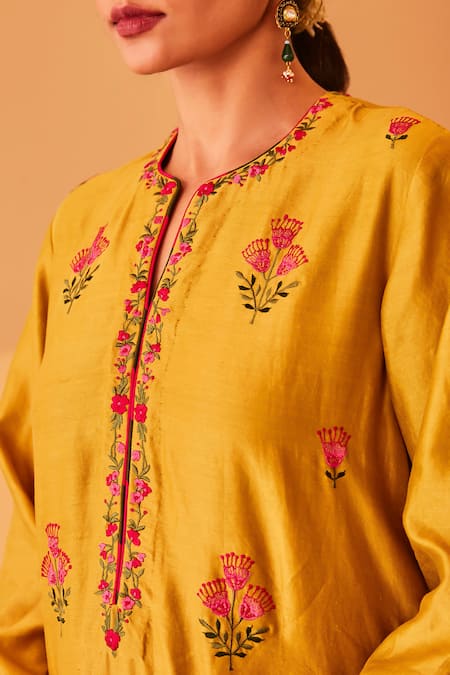 Buy BO Tree Green Chanderi Embroidery Split V-neck Nafisa Floral Butta Kurta Set Online at Aza Fashions Buy_BO Tree_Green Chanderi Embroidery Split V-neck Nafisa Floral Butta Kurta Set _Online_at_Aza_Fashions