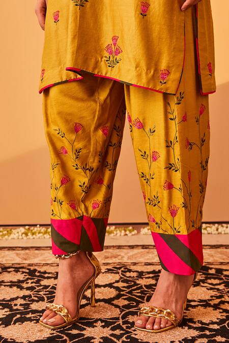 Shop BO Tree Green Chanderi Embroidery Split V-neck Nafisa Floral Butta Kurta Set Online at Aza Fashions Shop_BO Tree_Green Chanderi Embroidery Split V-neck Nafisa Floral Butta Kurta Set _Online_at_Aza_Fashions