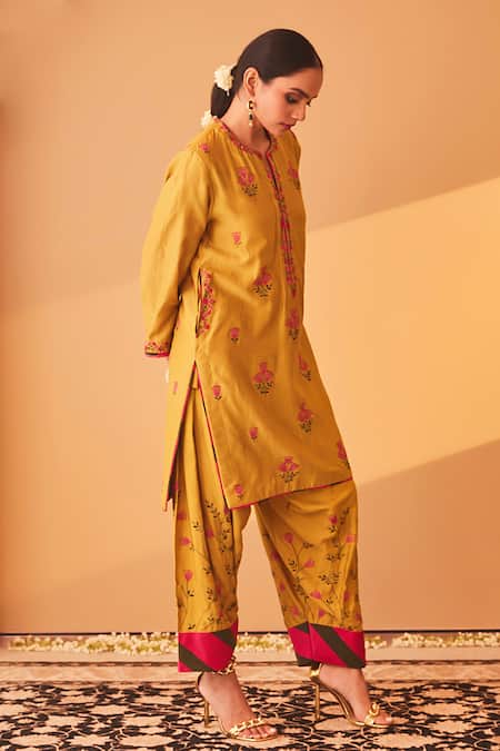 Buy BO Tree Green Chanderi Embroidery Split V-neck Nafisa Floral Butta Kurta Set Buy_BO Tree_Green Chanderi Embroidery Split V-neck Nafisa Floral Butta Kurta Set